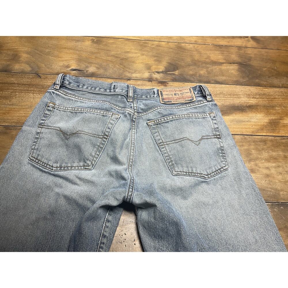 Diesel Men's Light to Medium Blue Straight Jeans - Picture 8 of 12